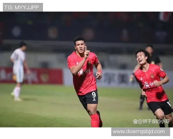 广州足球队的崛起之路:揭秘他们背后的力量与荣耀 广州足球队的崛起之路:揭秘他们背后的力量与荣耀