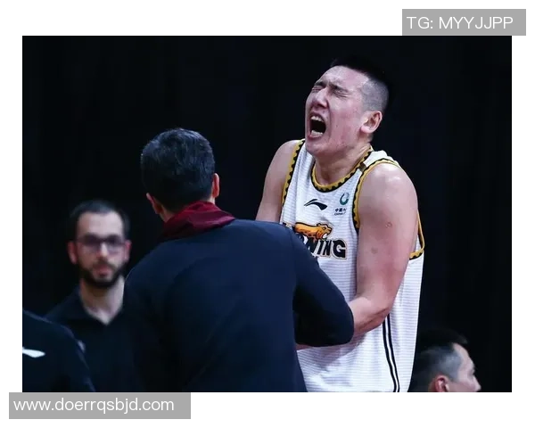 武汉羽毛球队整体压制现象分析及其对赛事的影响探讨